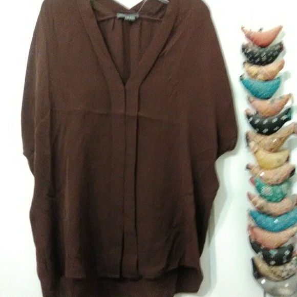 SOLDVince short sleeves top. - Picture 3 of 6